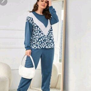 BLUE LEOPARD PRINT TRACKSUIT IN PLUS